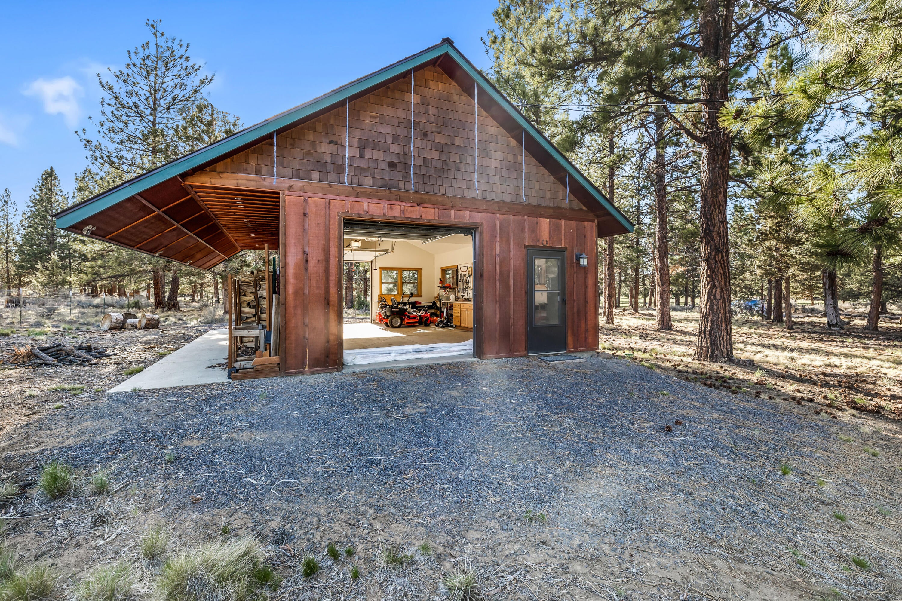 21333 Back Alley Road Bend, OR 97702 - Photo 40 of 57 ba36