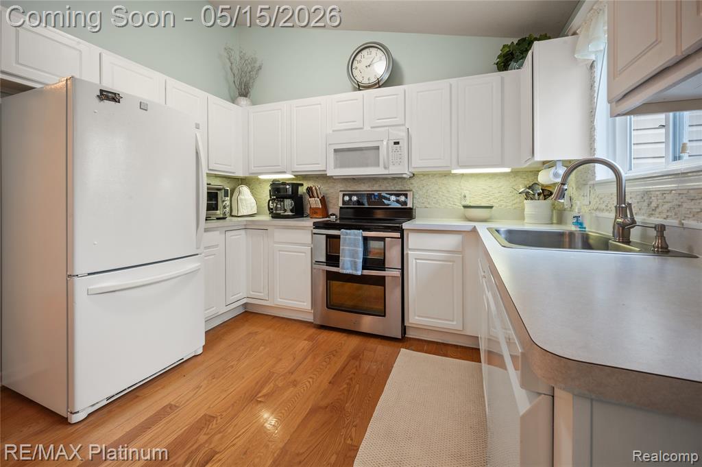 1270 Crystal Pointe Circle Fenton, MI 48430 - Photo 10 of 42