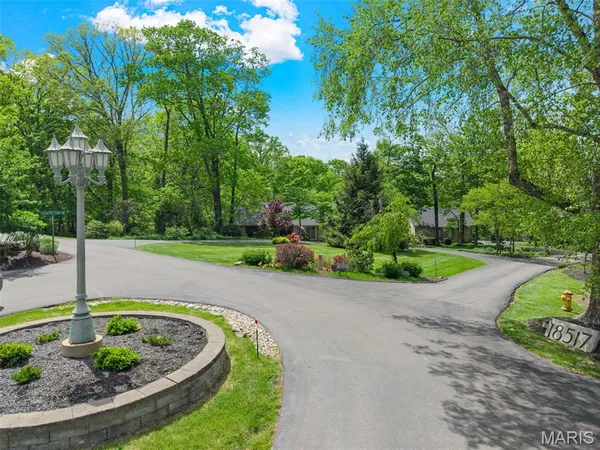 $859,000 | 18525 Sassafras Place Drive, Wildwood, MO 63038