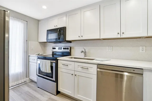 $2,100 | 4500 North Federal Highway, Unit 101A, Lighthouse Point, FL 33064