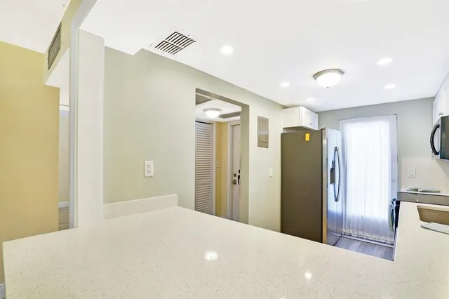 $2,100 | 4500 North Federal Highway, Unit 101A, Lighthouse Point, FL 33064