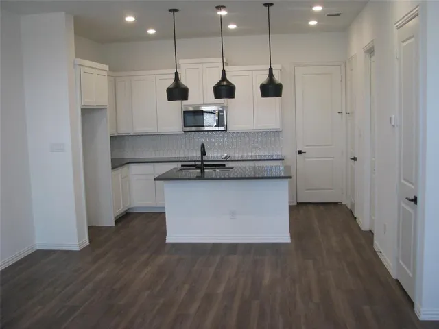 $2,800 | 7573 Laburnam Road, Dallas, TX 75228