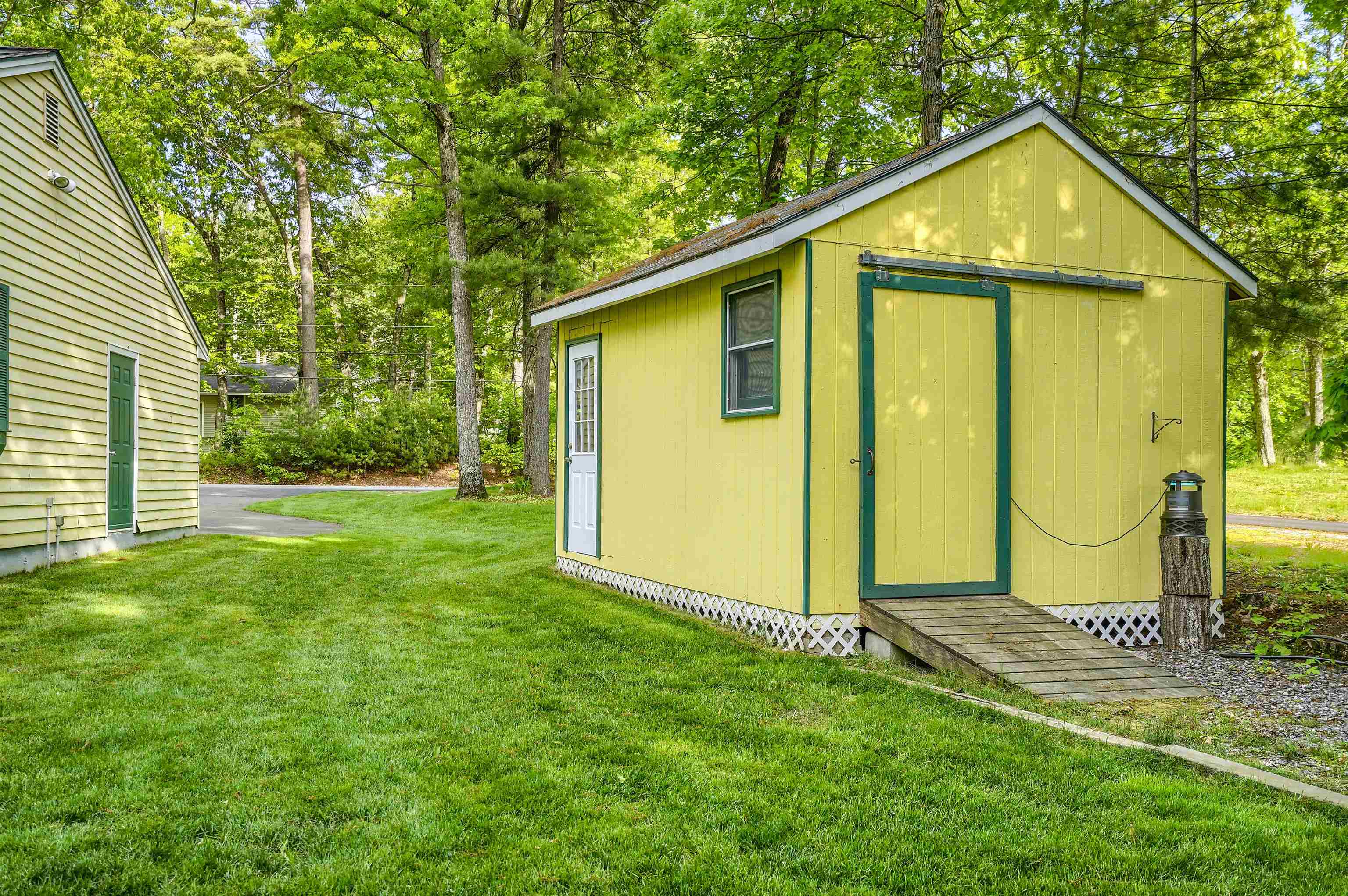 3 Oak Drive Litchfield, NH 03052 - Photo 4 of 40