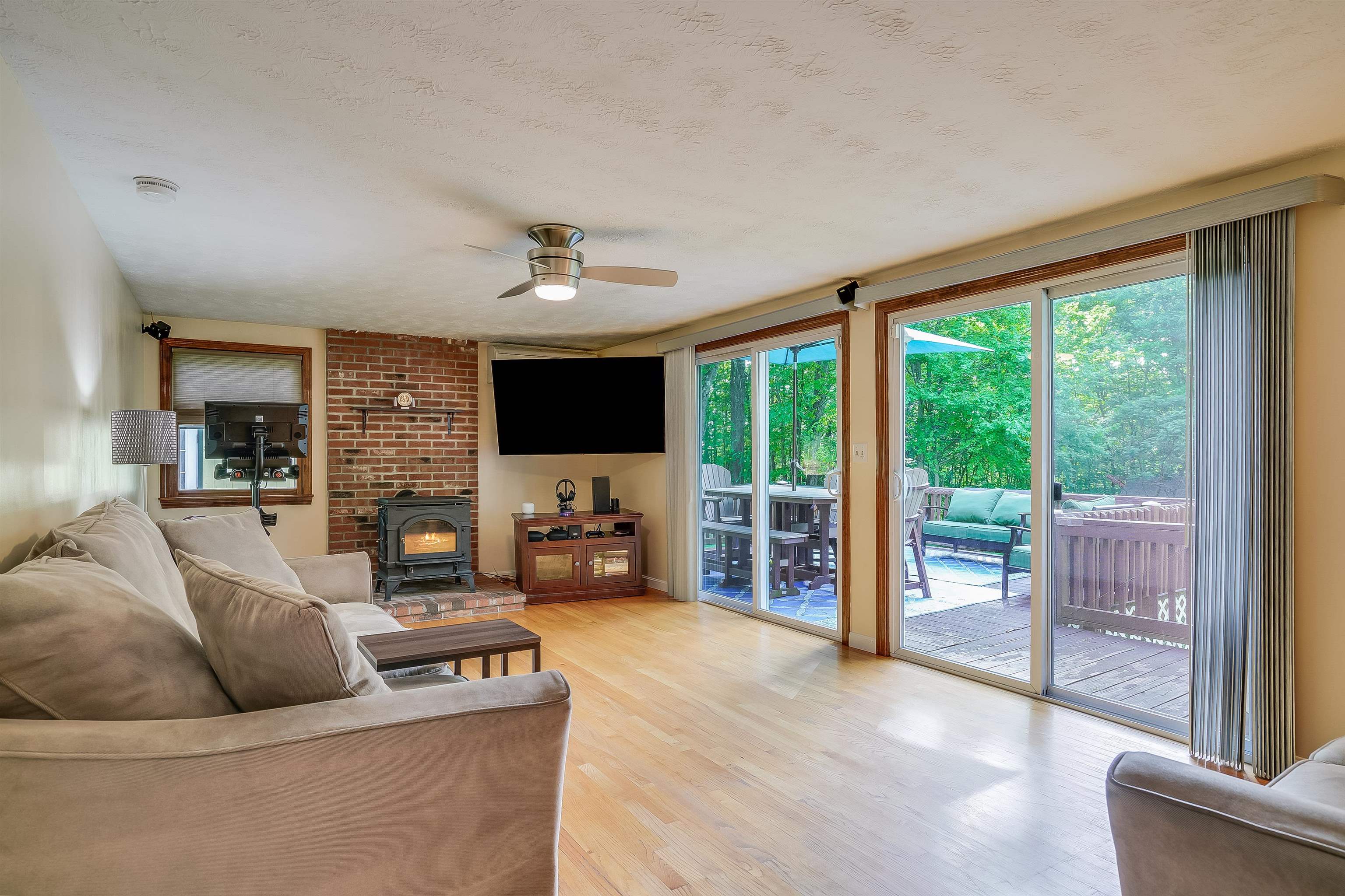 3 Oak Drive Litchfield, NH 03052 - Photo 9 of 40