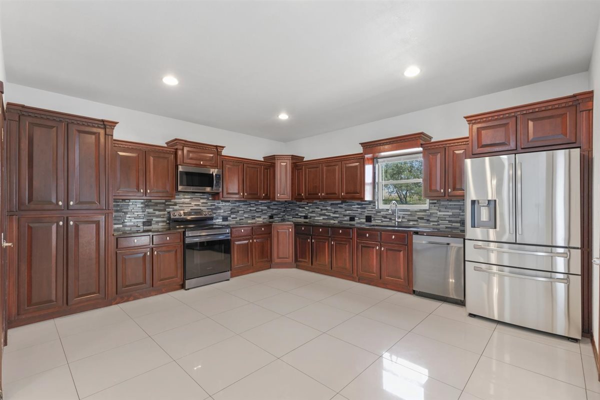 1206 Walter Hoffman Road Cedar Creek, TX 78612 - Photo 11 of 40