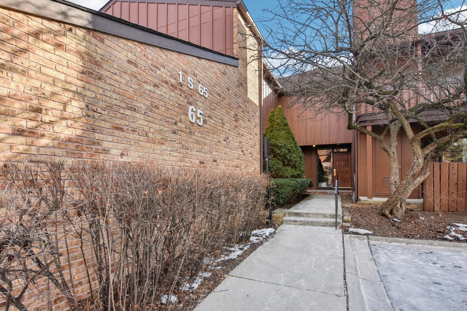 1S065 Spring Road, Unit 2C Villa Park, IL 60181 - Photo 2 of 34