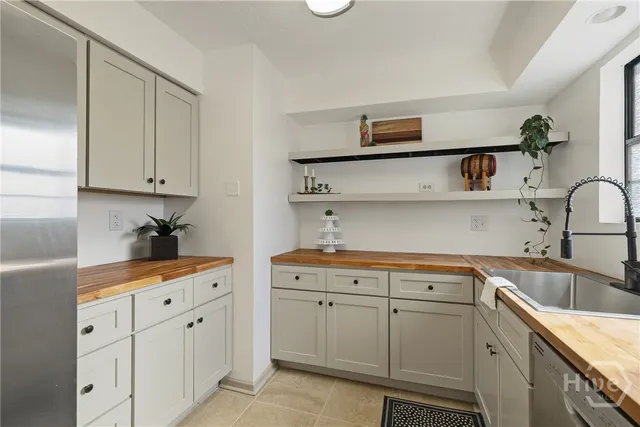 $275,000 | 25 St Johns Avenue, Savannah, GA 31404