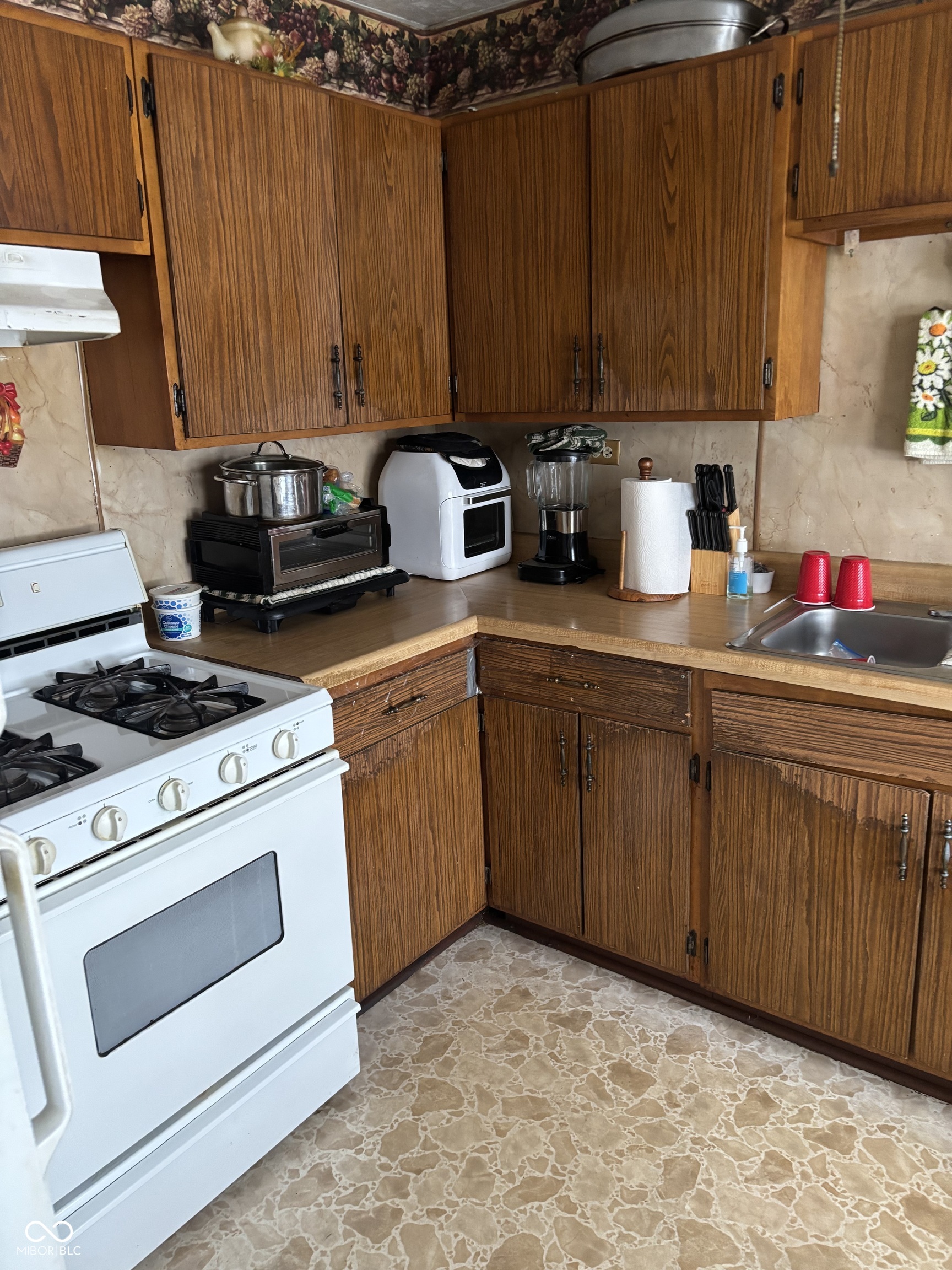1313 Field Street Hammond, IN 46320 - Photo 14 of 18