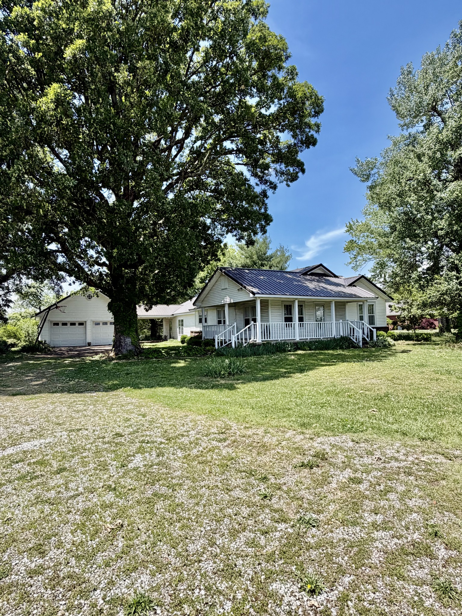 325 Rabbit Trail Road Leoma, TN 38468 - Photo 2 of 22