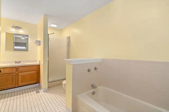 $3,200 | 93 Spyglass Hill Drive, Unit 93, Ashland, MA 01721