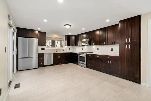 $3,200 | 93 Spyglass Hill Drive, Unit 93, Ashland, MA 01721