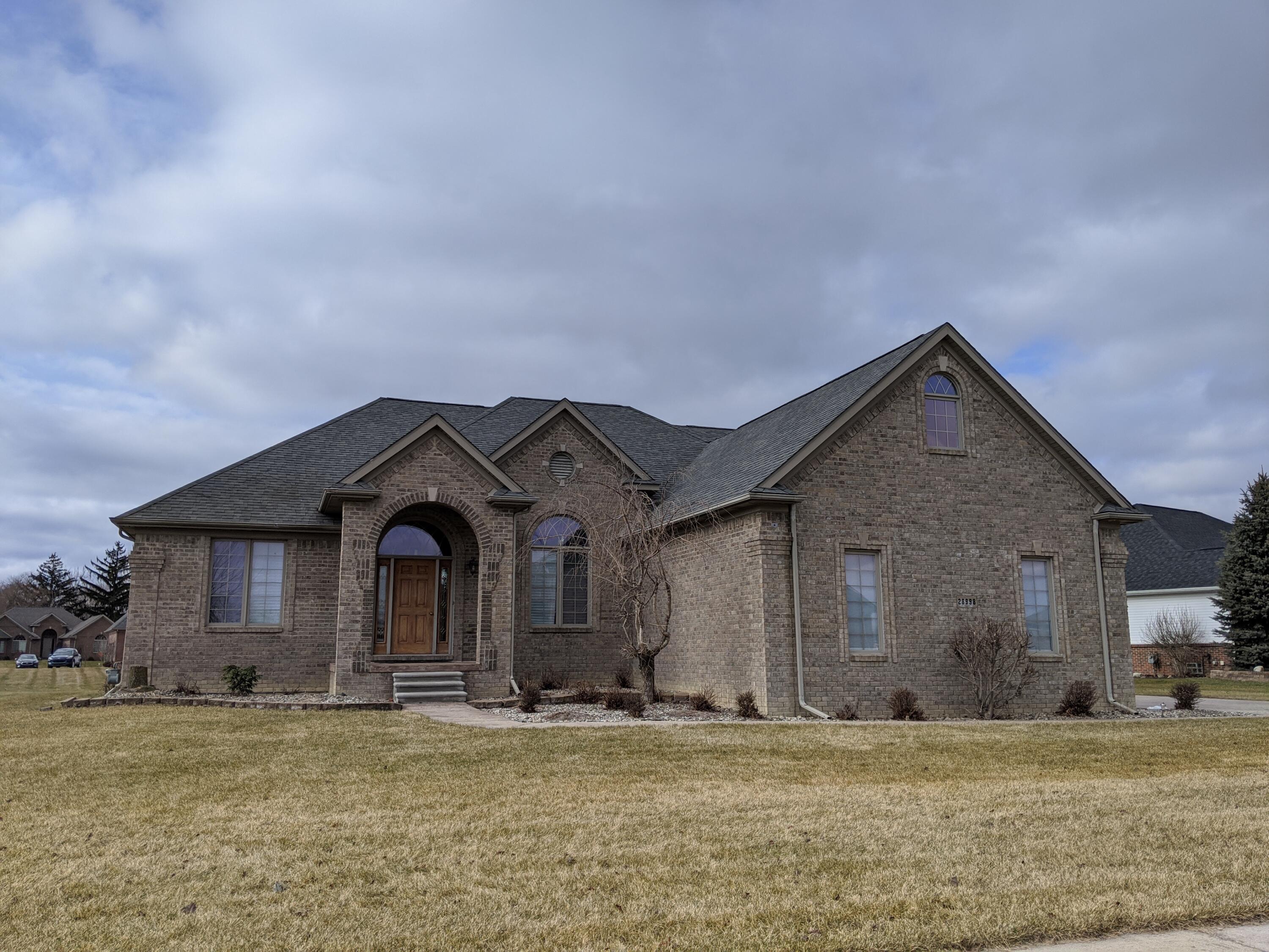 8199 Hunters Ridge Drive Newport, MI 48166 - Photo 2 of 5 Sinclair w upgraded 3 car garage & loft