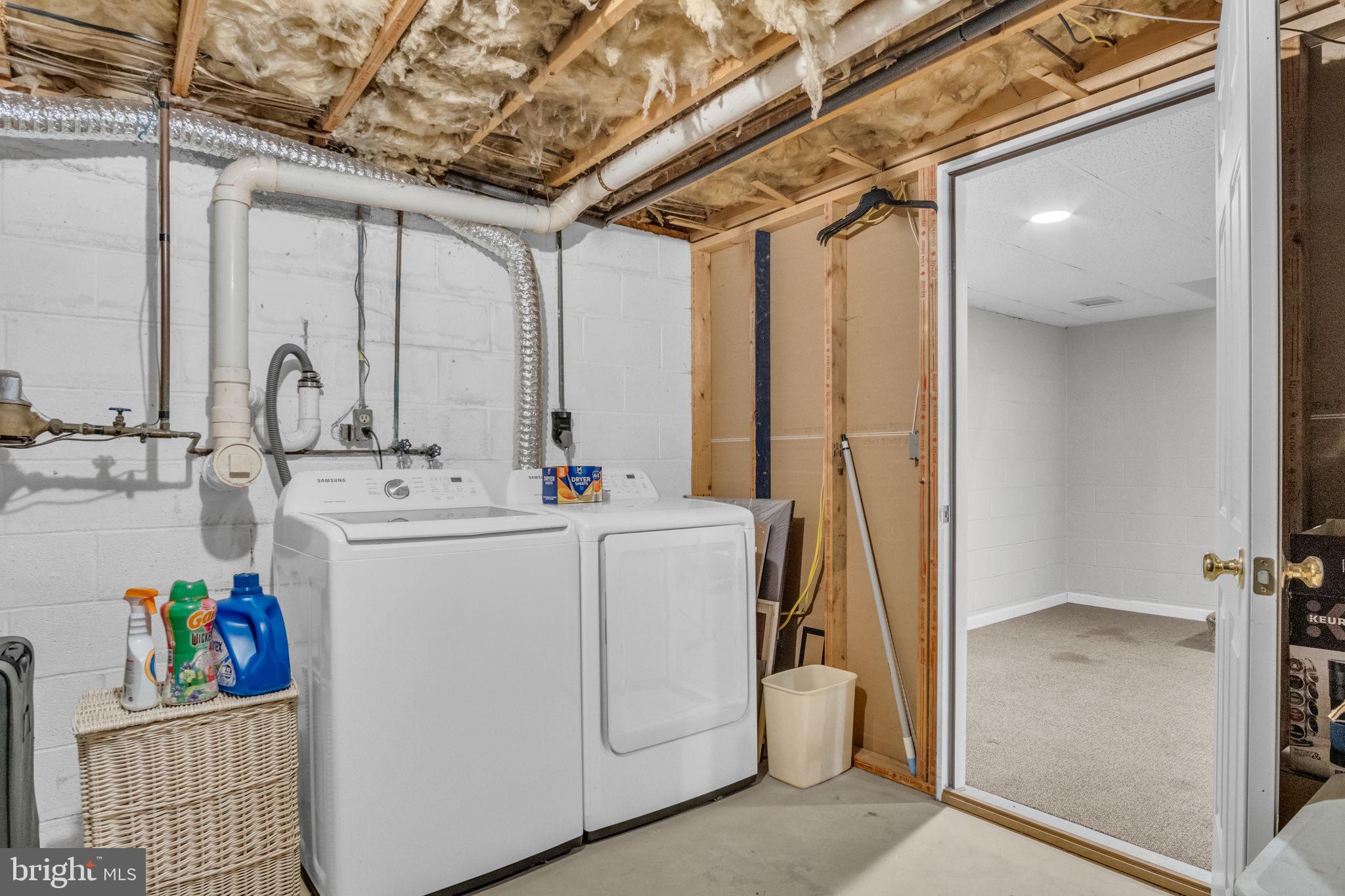 224 Faith Circle Carlisle, PA 17013 - Photo 22 of 32 a utility room with dryer and washer