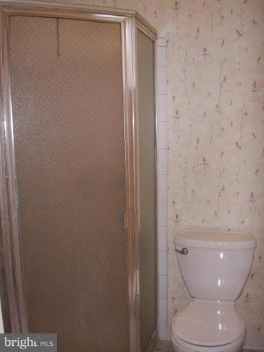 8517 Durham Court Springfield, VA 22151 - Photo 12 of 16 Bath #2