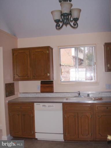 8517 Durham Court Springfield, VA 22151 - Photo 3 of 16 Kitchen #2