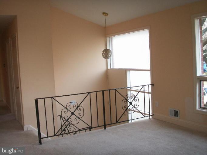 8517 Durham Court Springfield, VA 22151 - Photo 5 of 16 Living Room