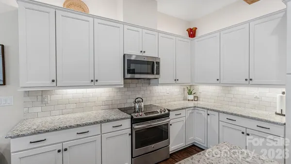 $594,594 | 439 Granite Lake Court, Denver, NC 28037