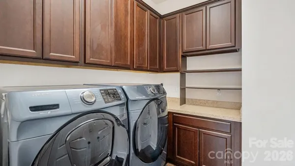 $594,594 | 439 Granite Lake Court, Denver, NC 28037