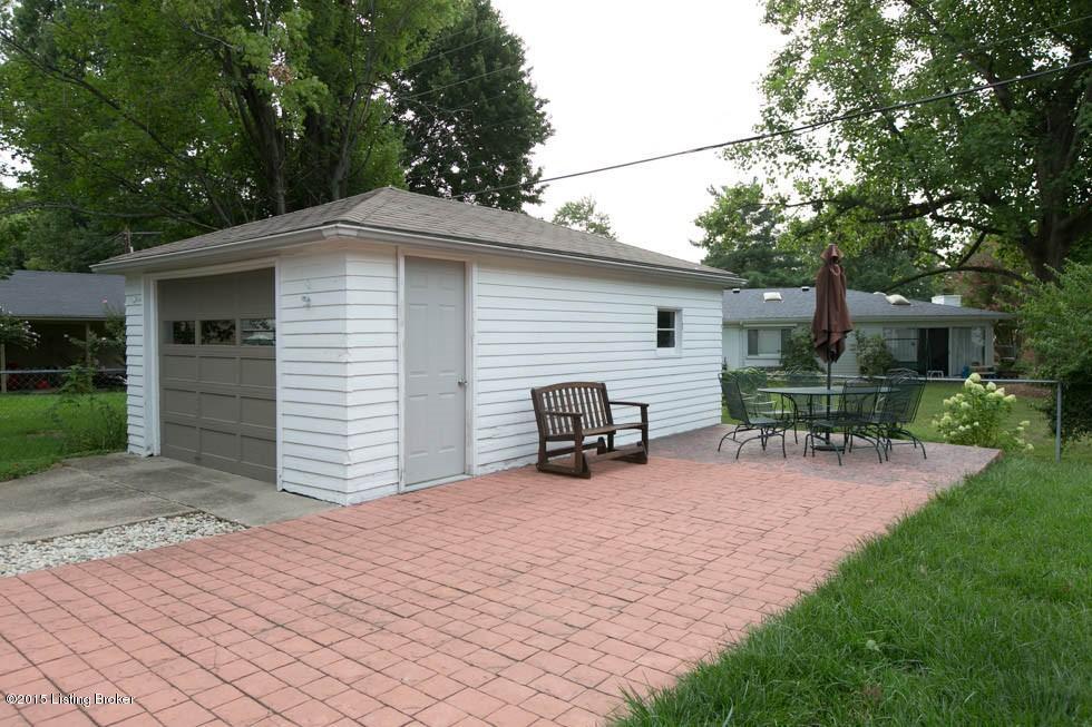 4310 Kinloch Road Louisville, KY 40207 - Photo 4 of 32 5