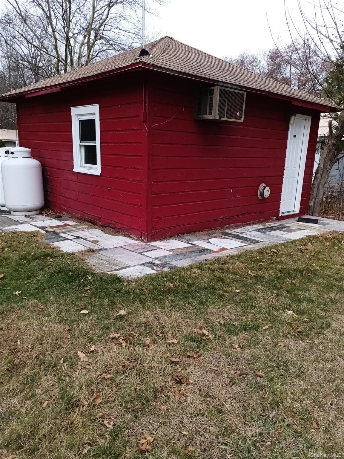 200 Fosler Road, Unit 49 Highland, NY 12528 - Photo 2 of 7 a front view of a house with yard