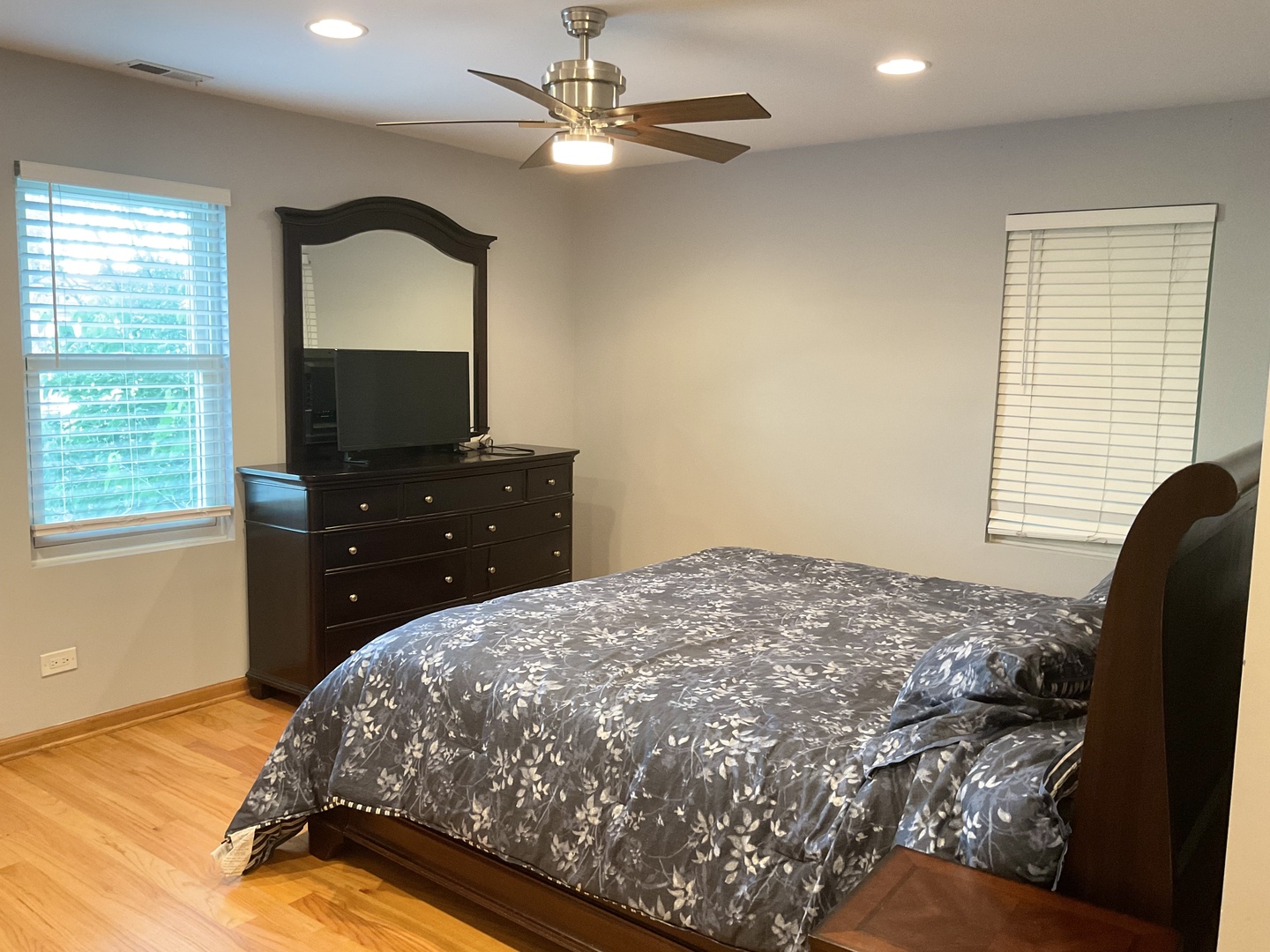 8013 West Irving Park Road Chicago, IL 60634 - Photo 7 of 16