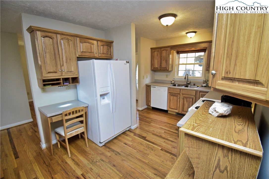 136 Deer Ridge Lane, Unit 1 Blowing Rock, NC 28605 - Photo 16 of 39