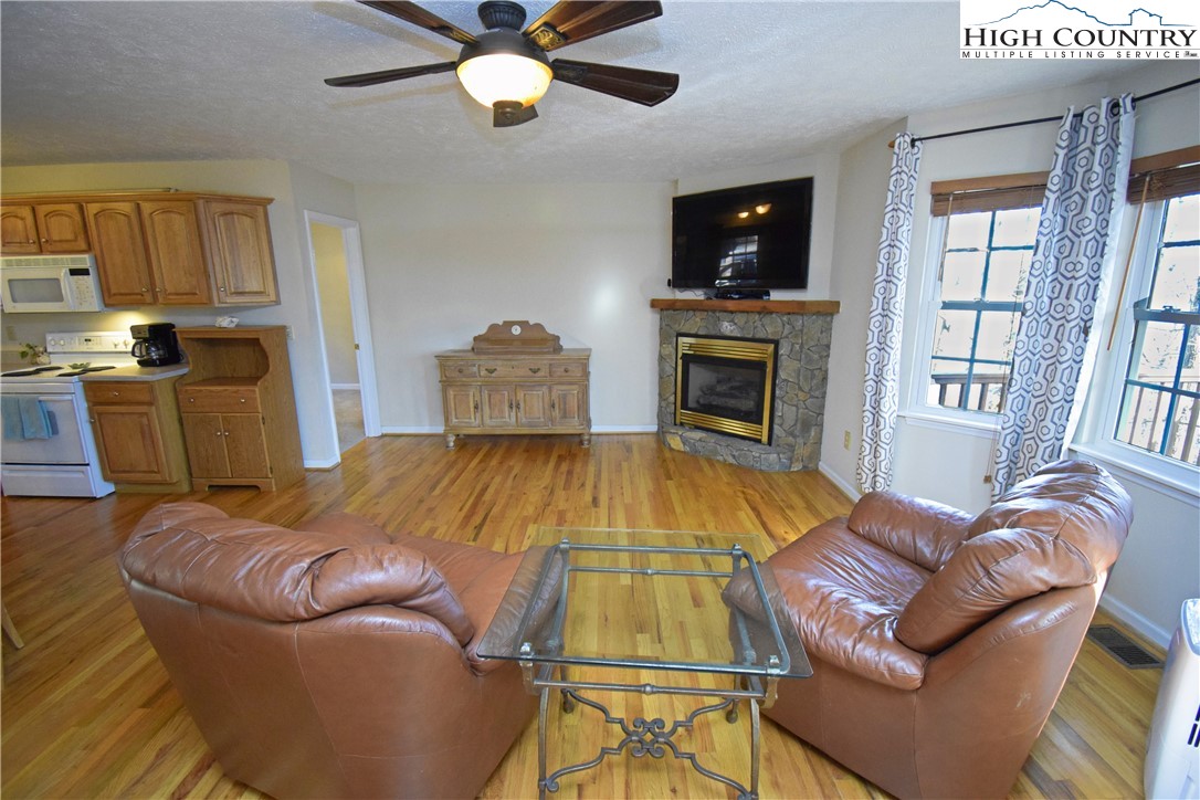 136 Deer Ridge Lane, Unit 1 Blowing Rock, NC 28605 - Photo 20 of 39