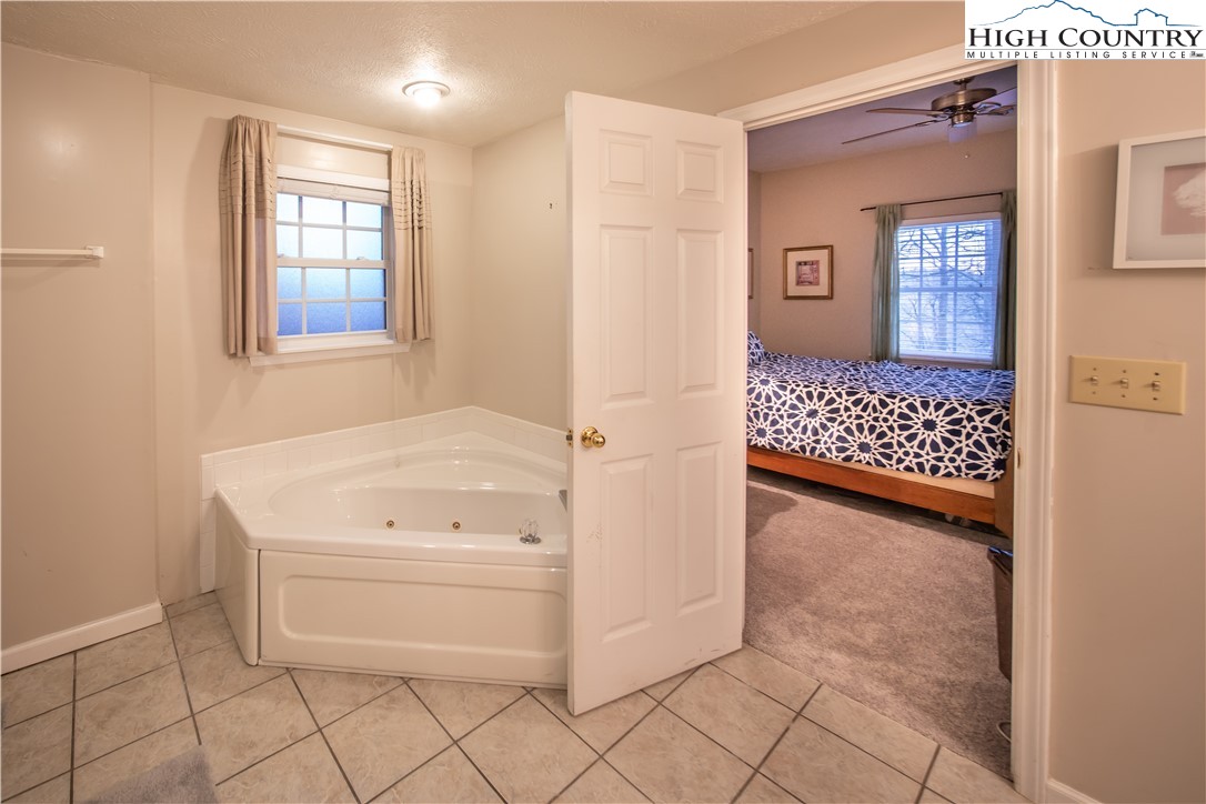 136 Deer Ridge Lane, Unit 1 Blowing Rock, NC 28605 - Photo 25 of 39