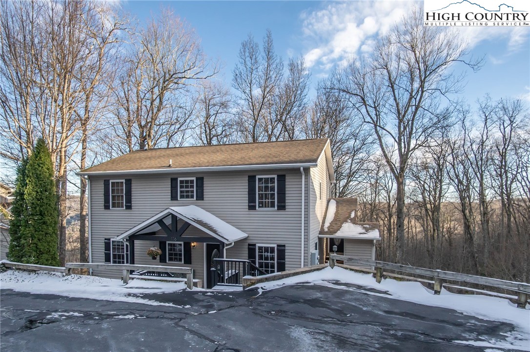 136 Deer Ridge Lane, Unit 1 Blowing Rock, NC 28605 - Photo 3 of 39