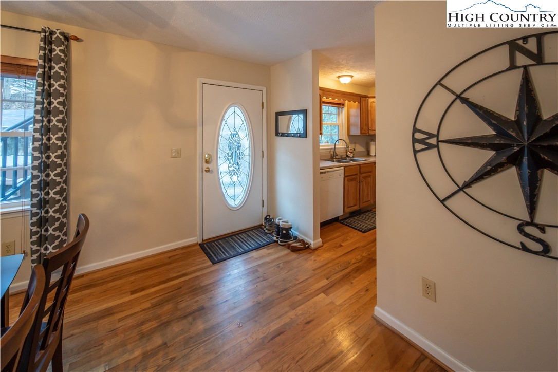 136 Deer Ridge Lane, Unit 1 Blowing Rock, NC 28605 - Photo 7 of 39