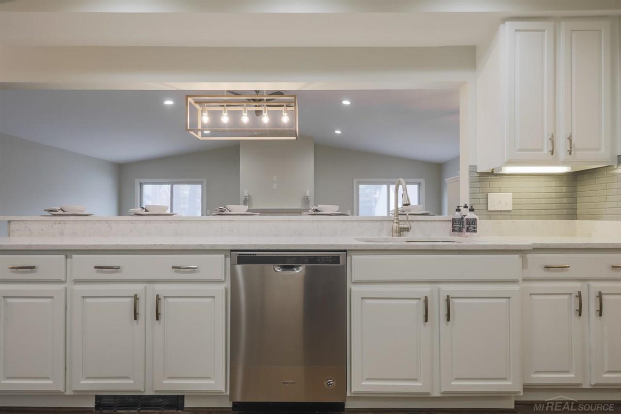 323 Lothrop Road Grosse Pointe Farms, MI 48236 - Photo 23 of 41