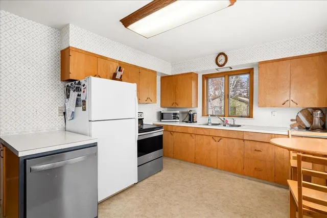 $269,900 | 428 12th Avenue, Two Harbors, MN 55616