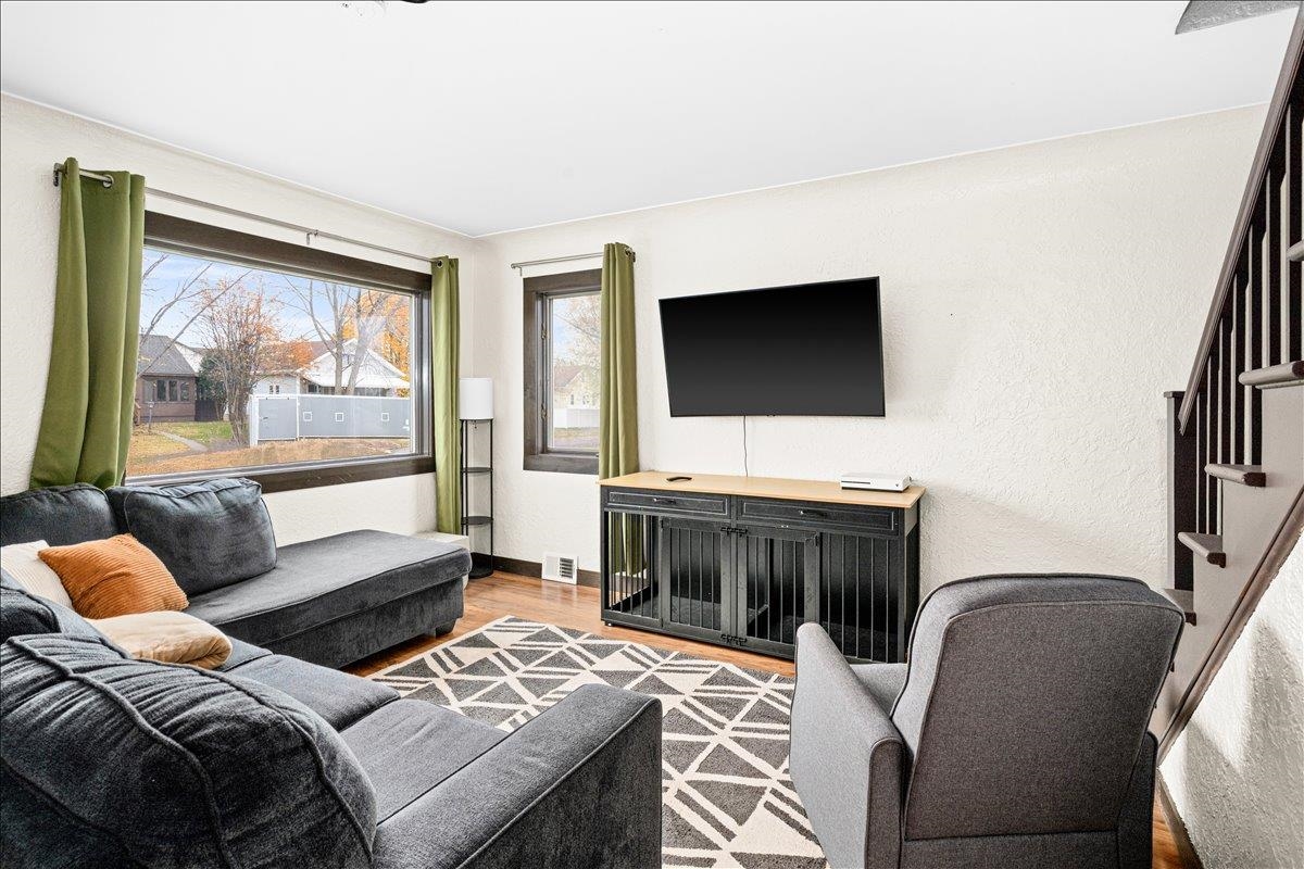 428 12th Avenue Two Harbors, MN 55616 - Photo 4 of 28