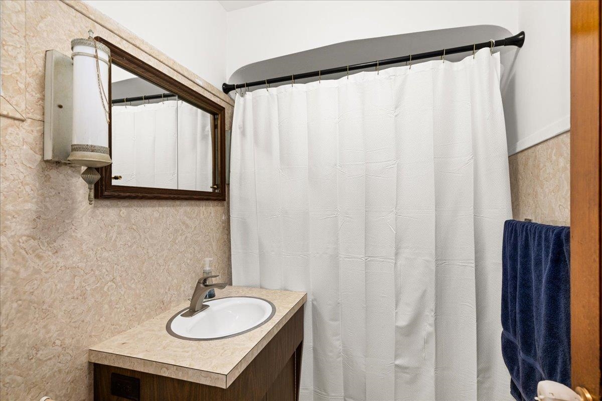 428 12th Avenue Two Harbors, MN 55616 - Photo 8 of 28