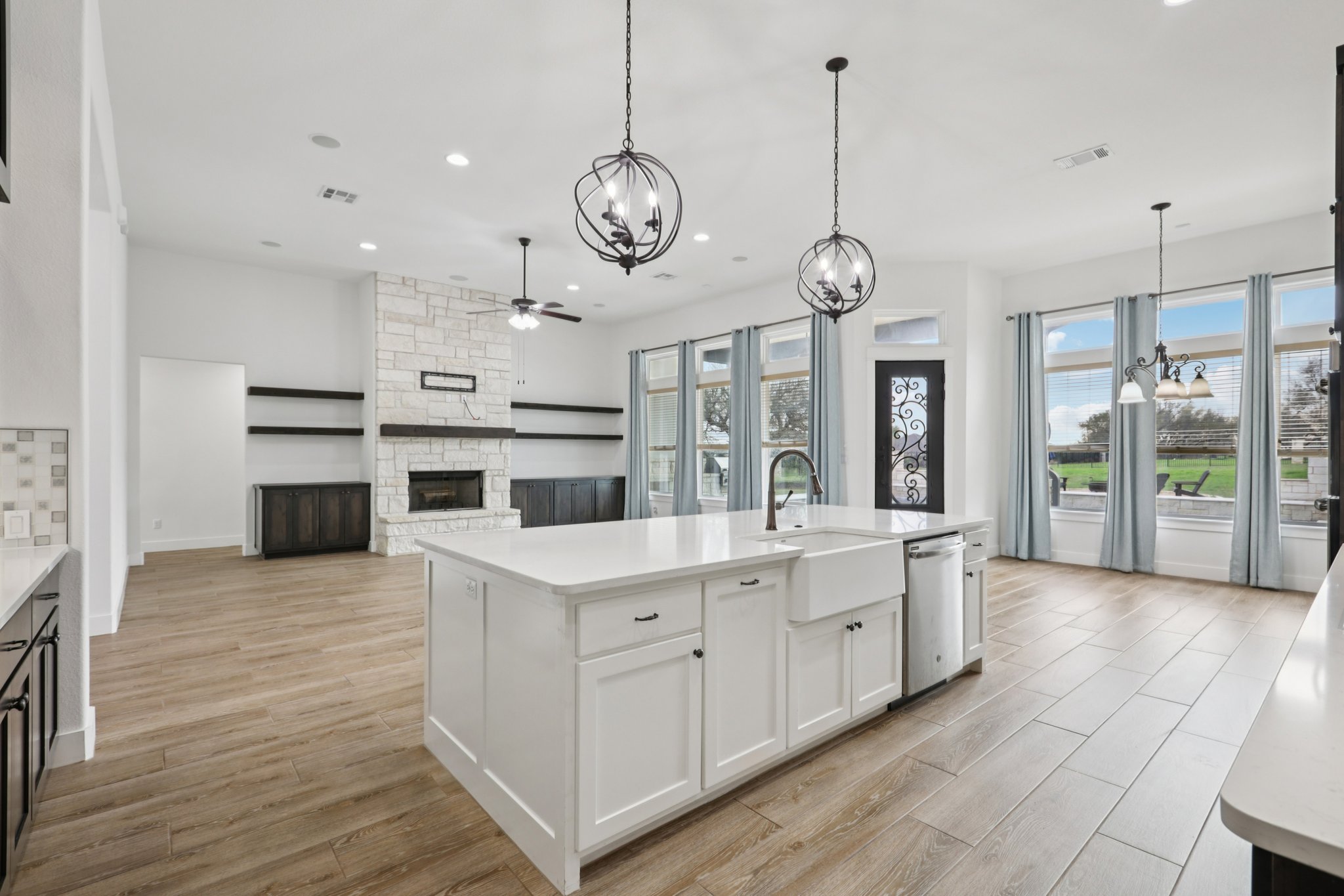 112 Red Mulberry Way Leander, TX 78641 - Photo 10 of 39