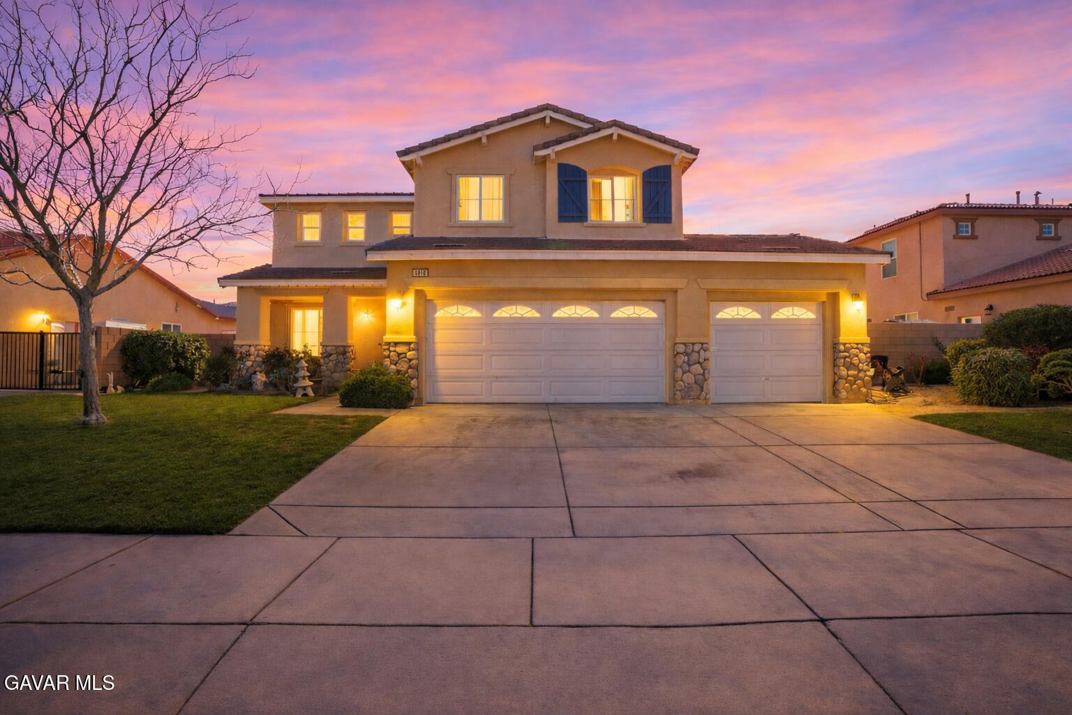 8816 Avoca Court Lancaster, CA 93536 - Photo 1 of 33 twilight