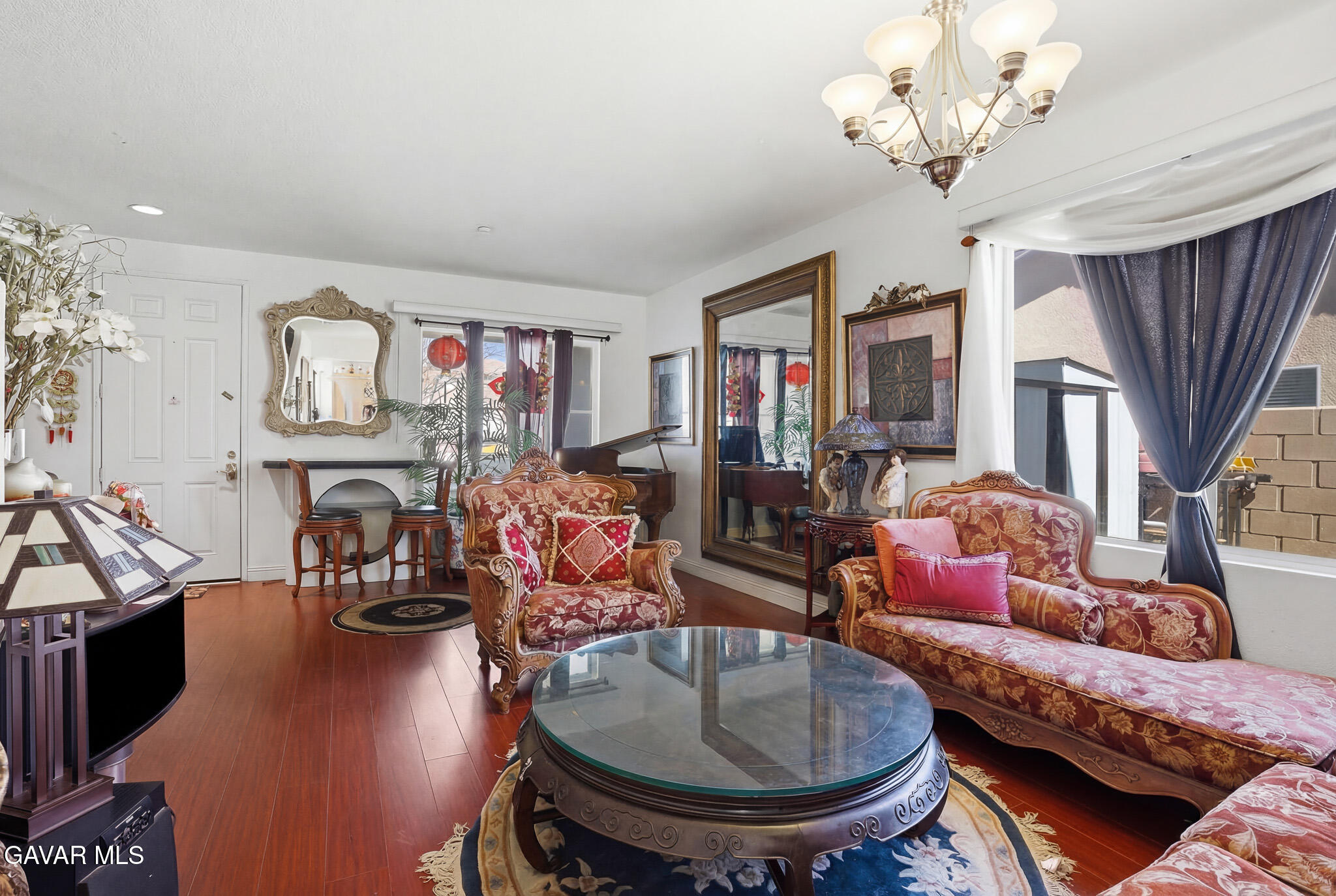 8816 Avoca Court Lancaster, CA 93536 - Photo 11 of 33 _DSC9189_reedit_3a2517b1-f5c6-450e-95c0-