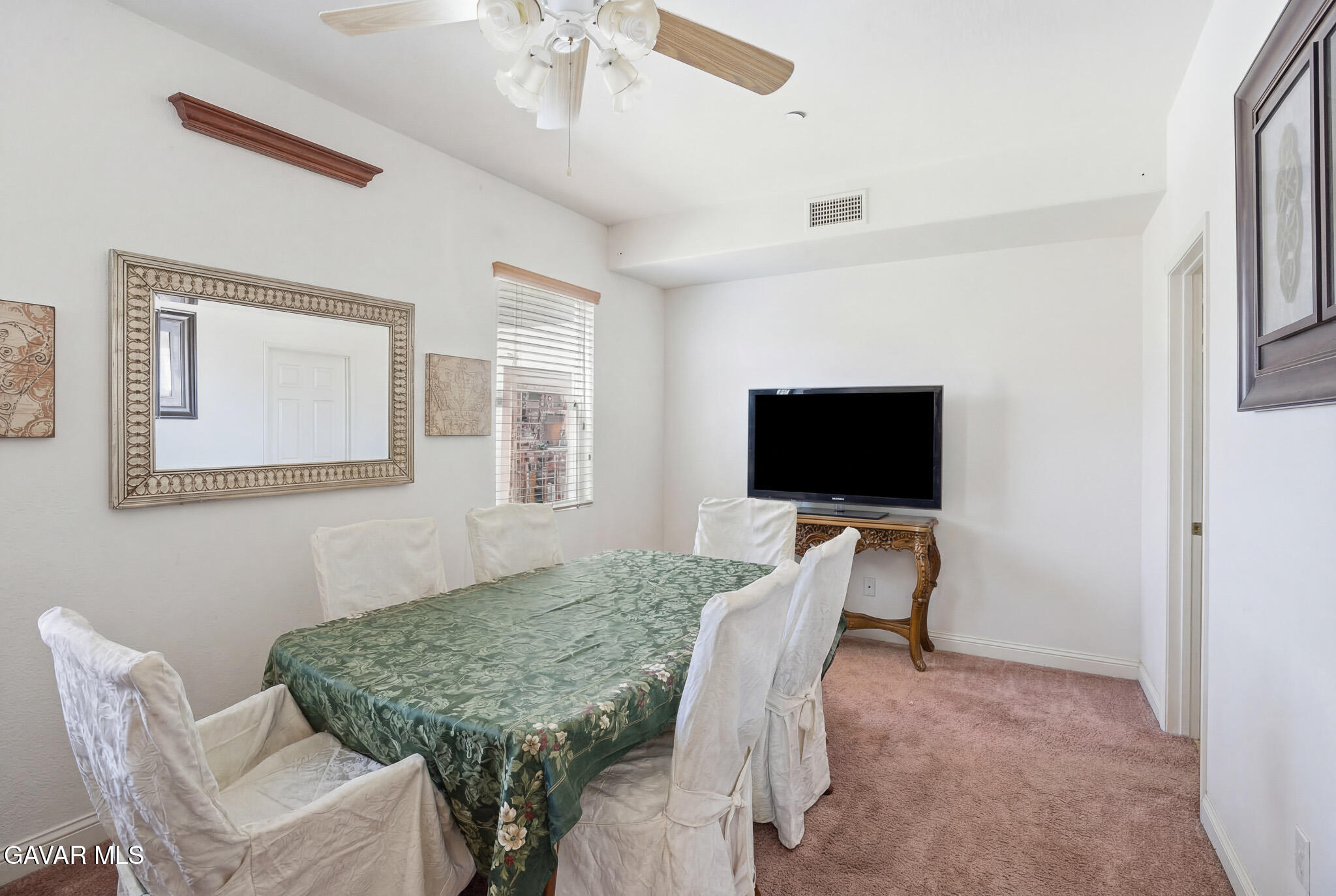 8816 Avoca Court Lancaster, CA 93536 - Photo 15 of 33 _DSC9214_reedit_97c9554f-71ec-42f7-a2da-
