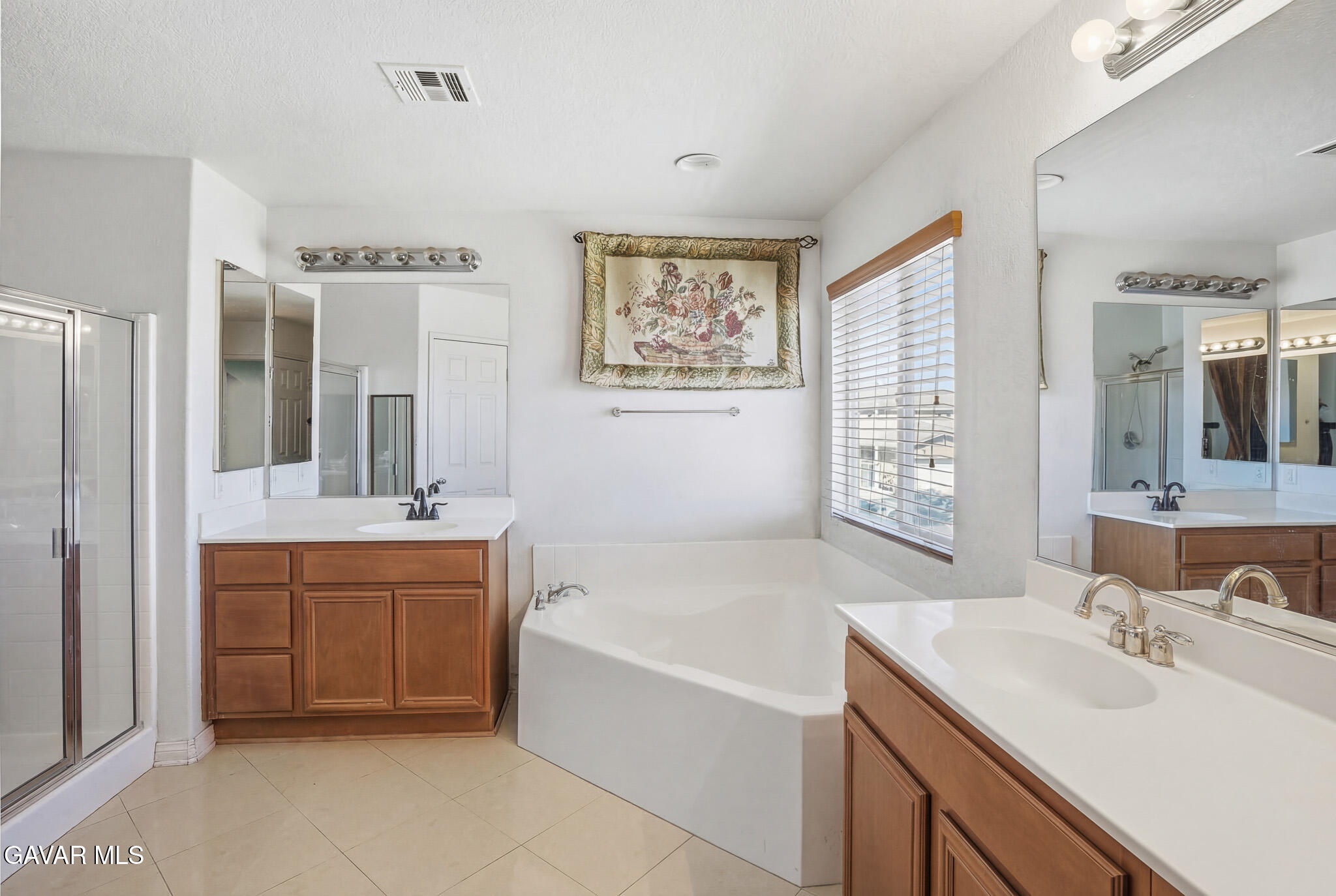 8816 Avoca Court Lancaster, CA 93536 - Photo 20 of 33 _DSC9245_reedit_6b9489db-7612-4bac-a544-