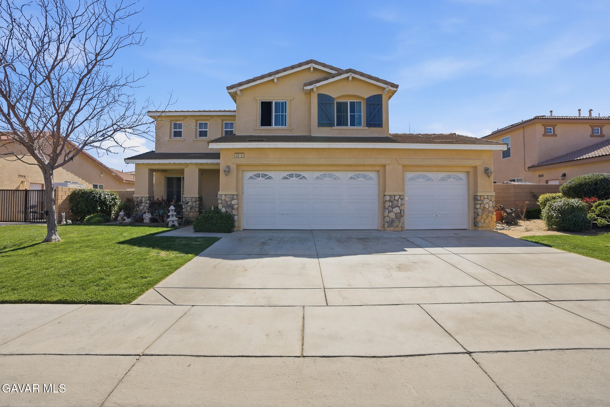 8816 Avoca Court Lancaster, CA 93536 - Photo 4 of 33 _DSC9149