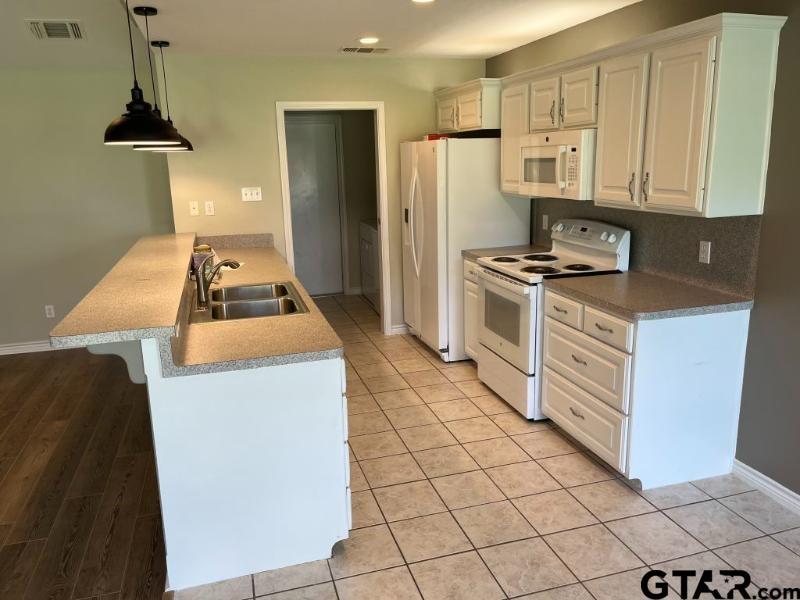 198 Pine Tree, Unit B Holly Lake Ranch, TX 75765 - Photo 12 of 33