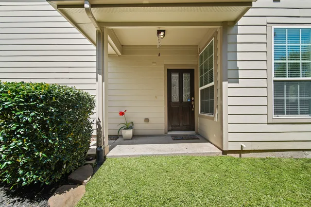 a view of a back yard of the house