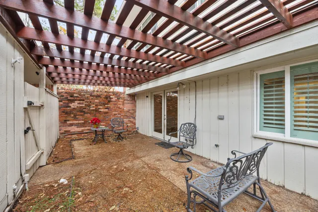 $348,000 | 12632 Huntingwick Drive, Unit 140, Houston, TX 77024