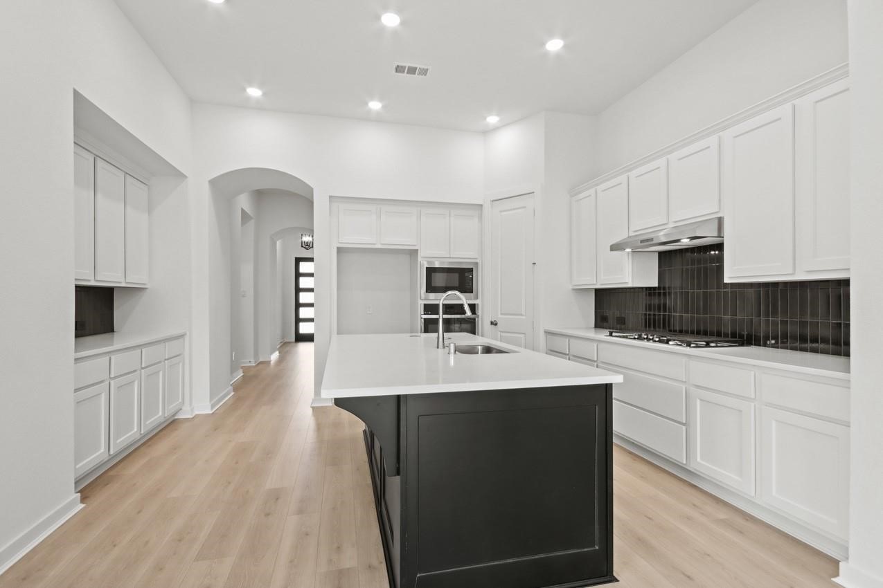 17847 Rojo Rocks Road Conroe, TX 77302 - Photo 4 of 24 Kitchen