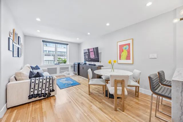 $750,000 | 408 West 34th Street, Unit 6H | Hudson Yards