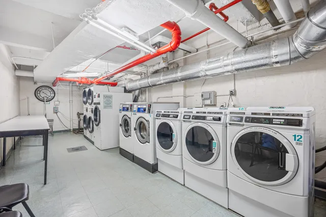 $750,000 | 408 West 34th Street, Unit 6H | Hudson Yards