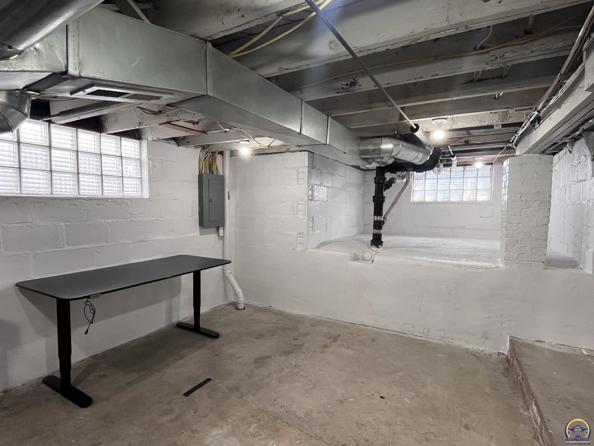 722 Northeast Sumner Street Topeka, KS 66616 - Photo 15 of 19