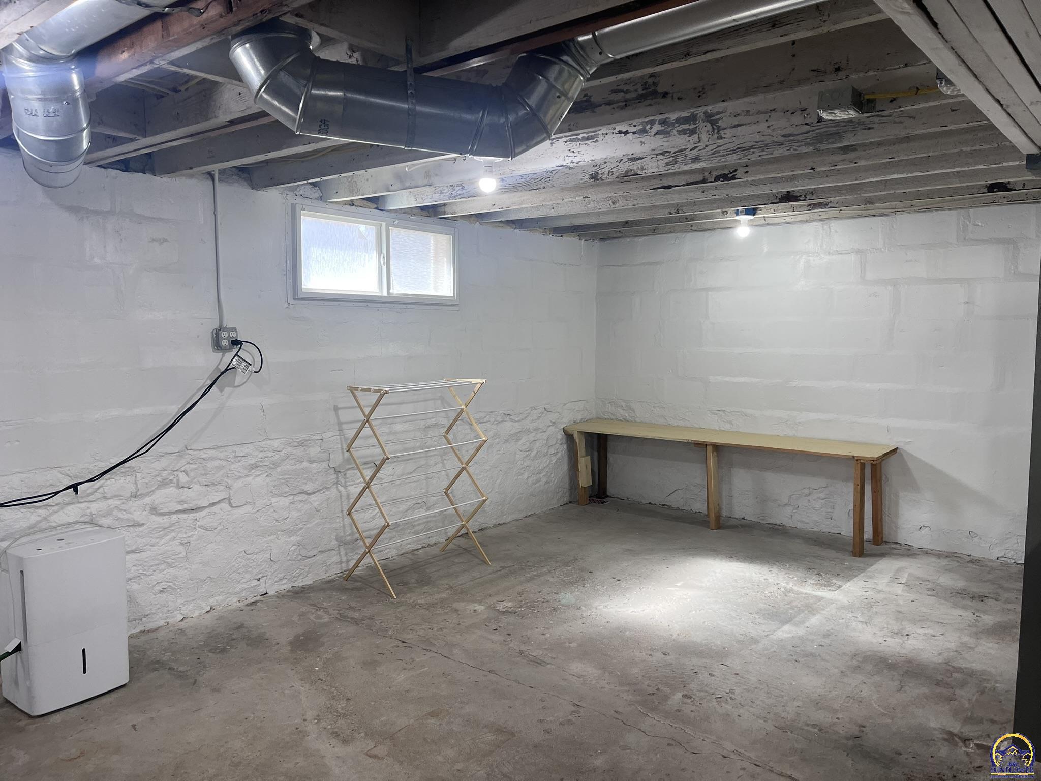 722 Northeast Sumner Street Topeka, KS 66616 - Photo 16 of 19