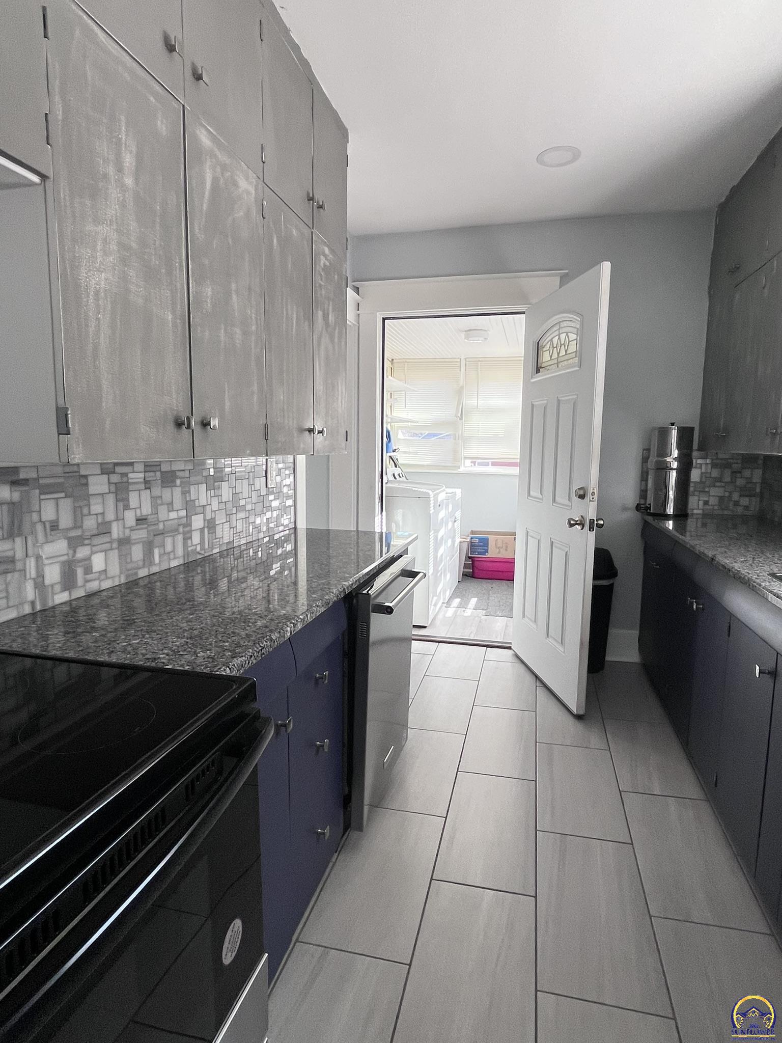 722 Northeast Sumner Street Topeka, KS 66616 - Photo 5 of 19