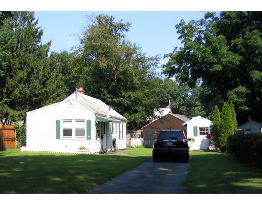 28 Francis Street Springfield, MA 01104 - Photo 1 of 14